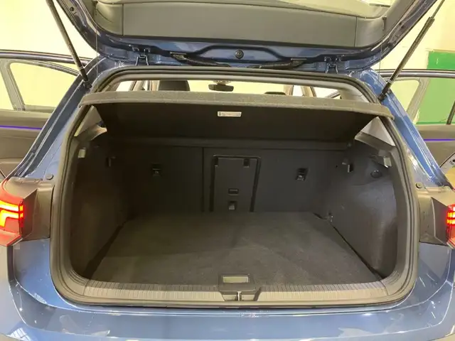 Volkswagen Golf view 14