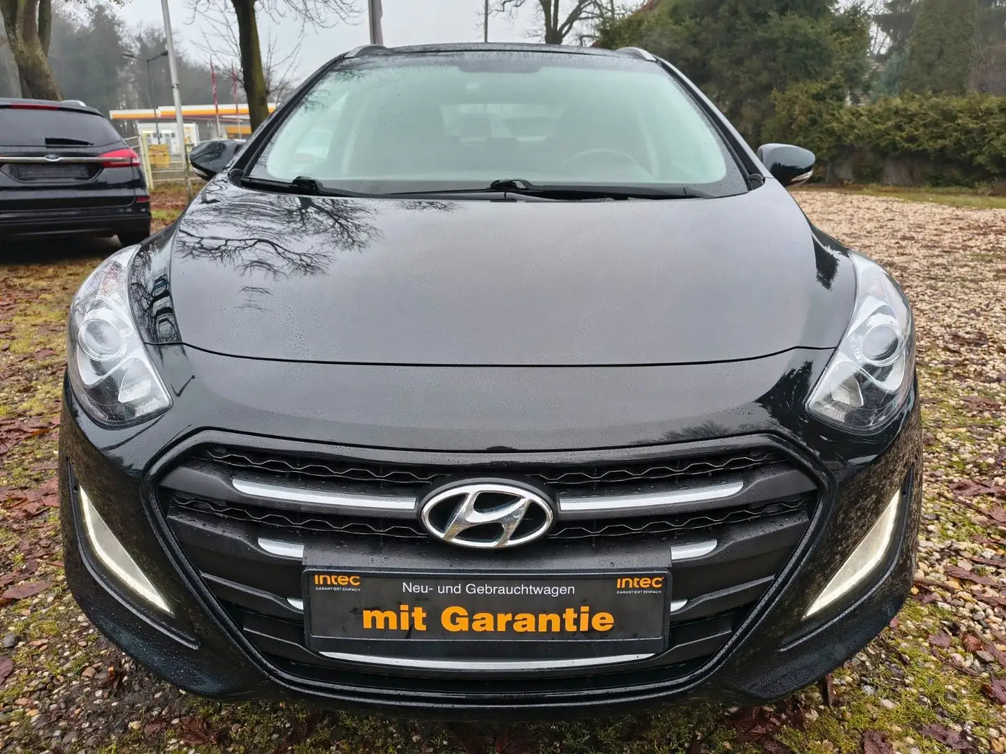 Hyundai i30 1.6 GDI Premium Aut Navi Kamera SHZ+LHZ*Pano Zwart - 2