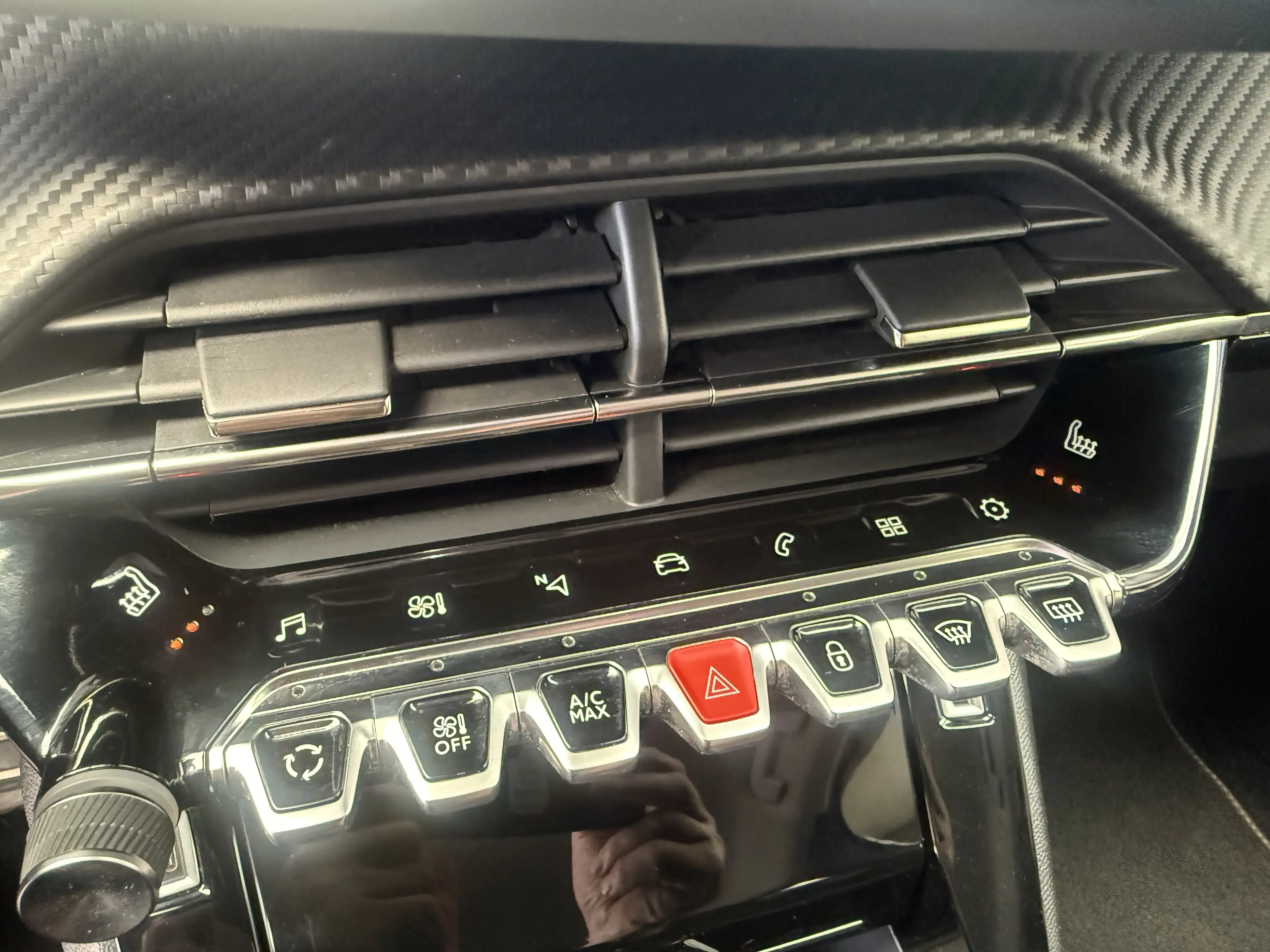 Peugeot 2008 12 SPECIAL ROADTRIP 101pk camera.sens V+A topper — photo 11