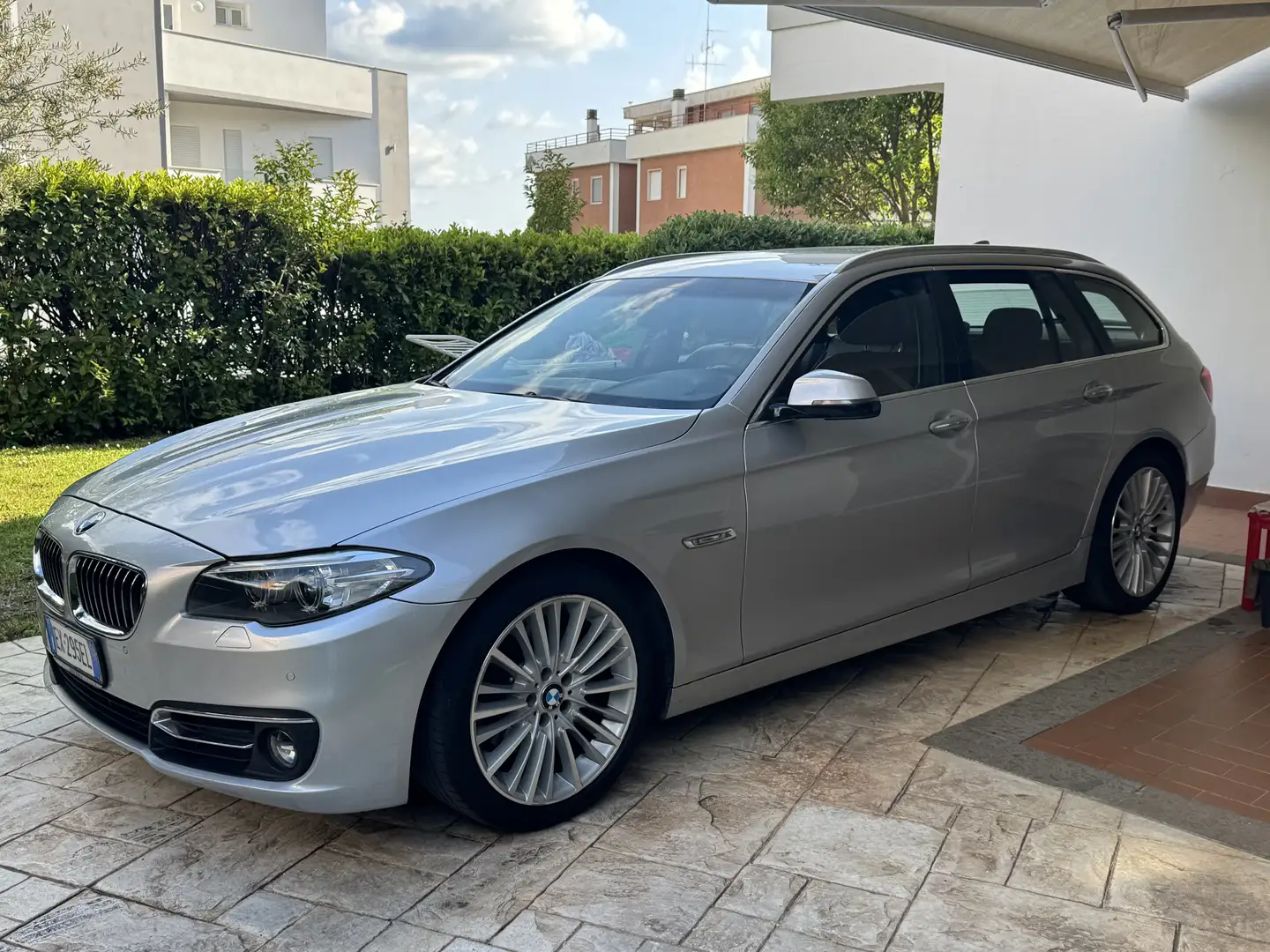 BMW 520 d Touring Luxury Argento - 1