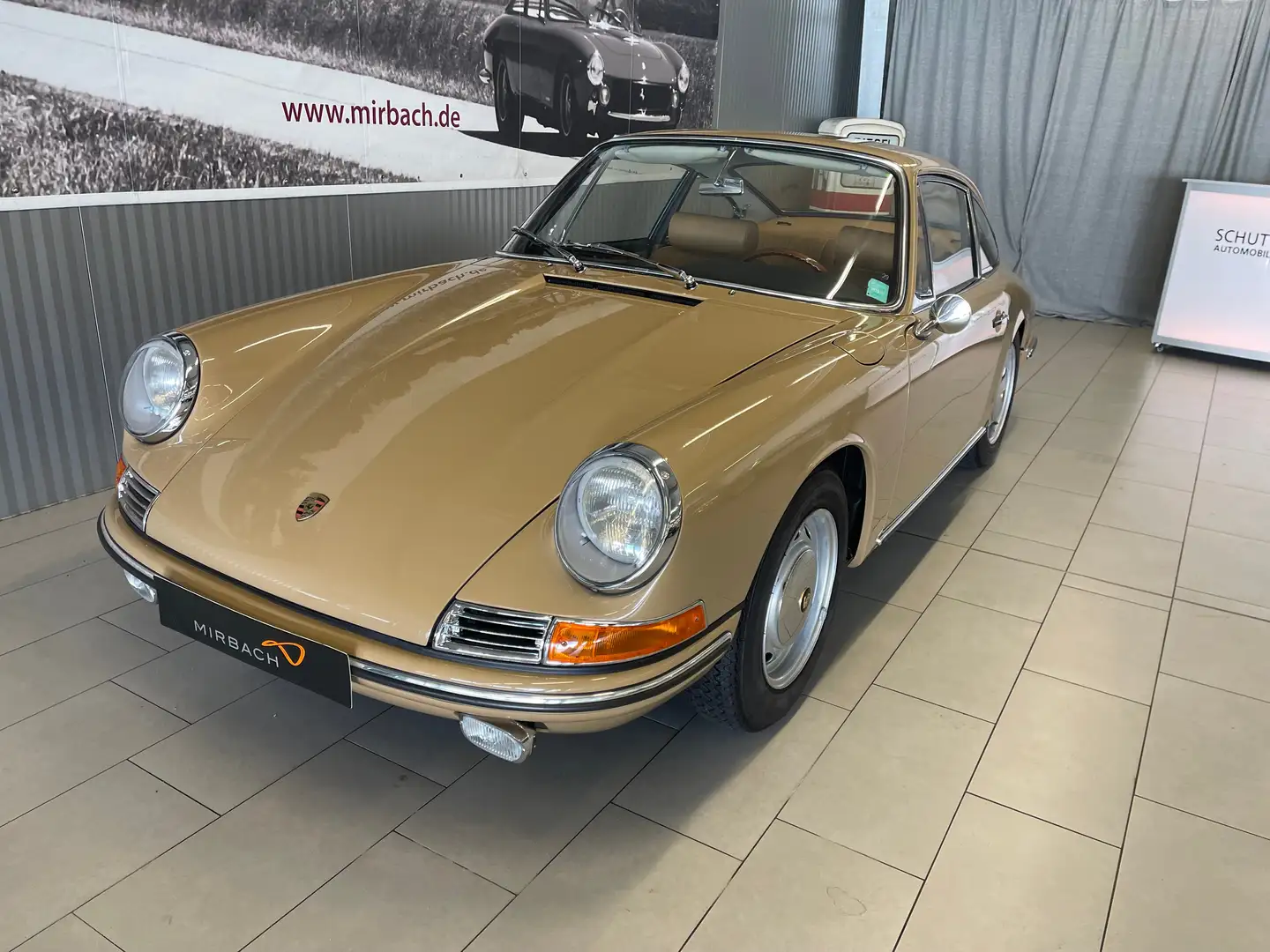 Porsche 911 SWB Coupe - F Modell Bej - 2