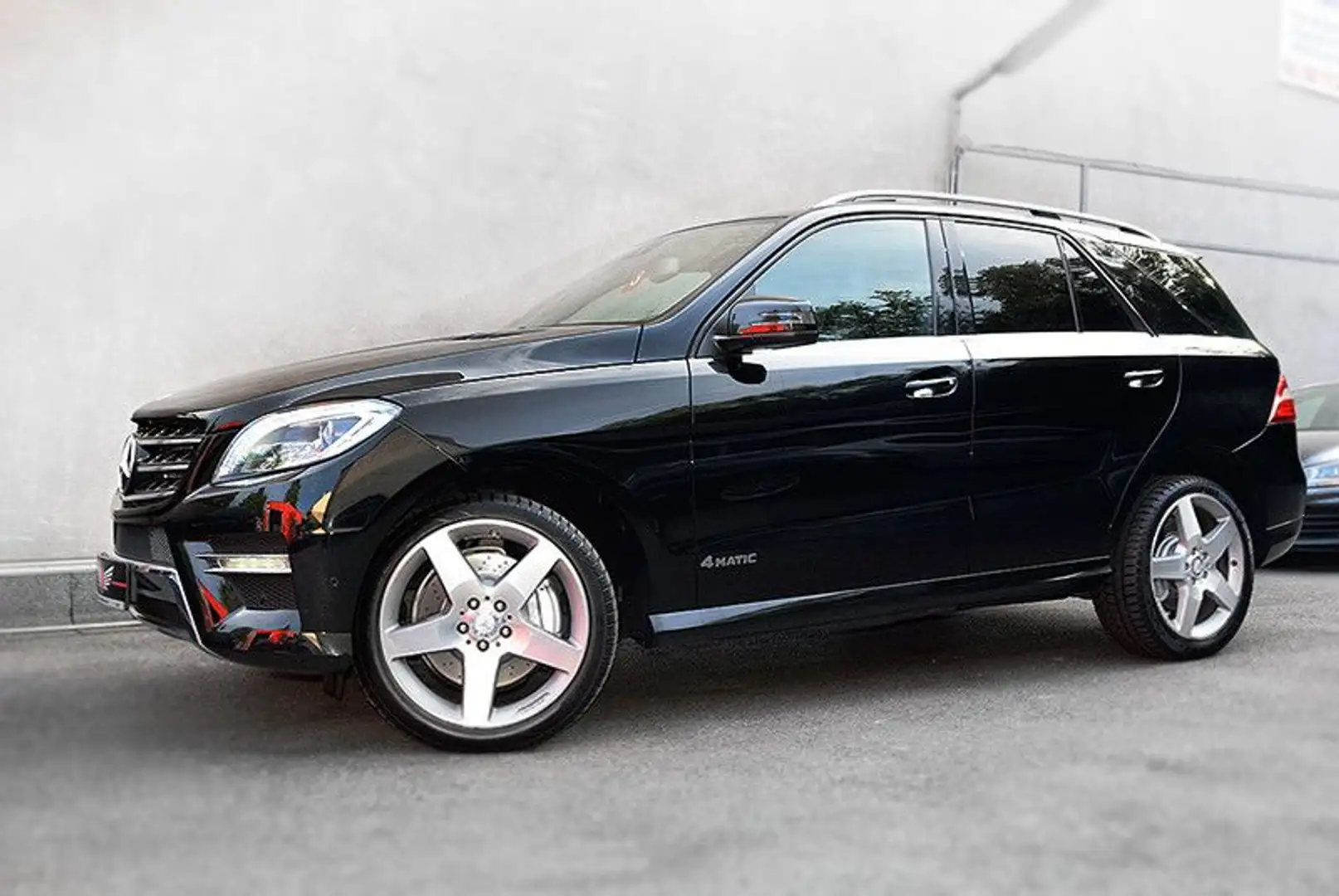 Mercedes-Benz ML 350 CDI V6 AMG *Navi*Schieb.*Leder*Xenon*AHK* Negro - 2