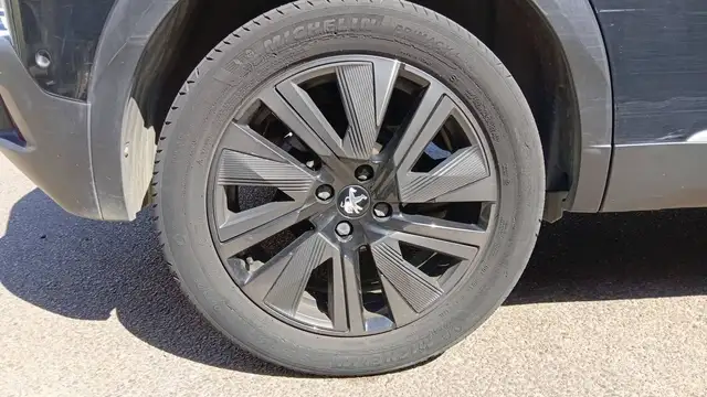 Peugeot 2008 view 16