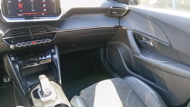 Peugeot 2008 view 28