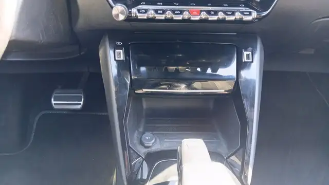 Peugeot 2008 view 13