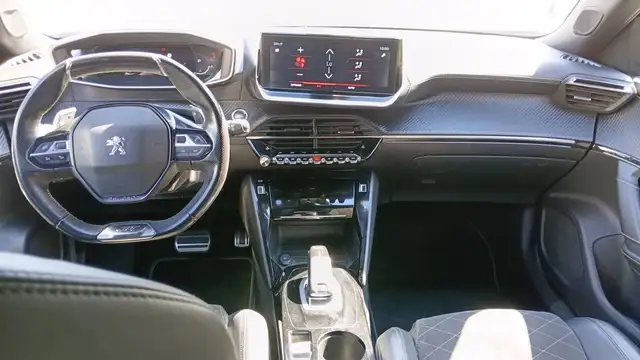 Peugeot 2008 view 11