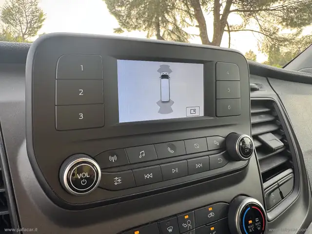 Ford Transit Custom view 22