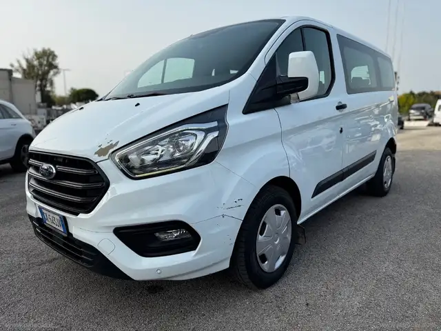 Ford Transit Custom view 13