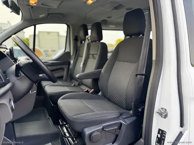 Ford Transit Custom view 6