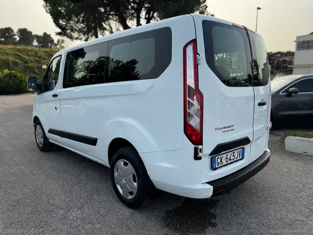 Ford Transit Custom view 28
