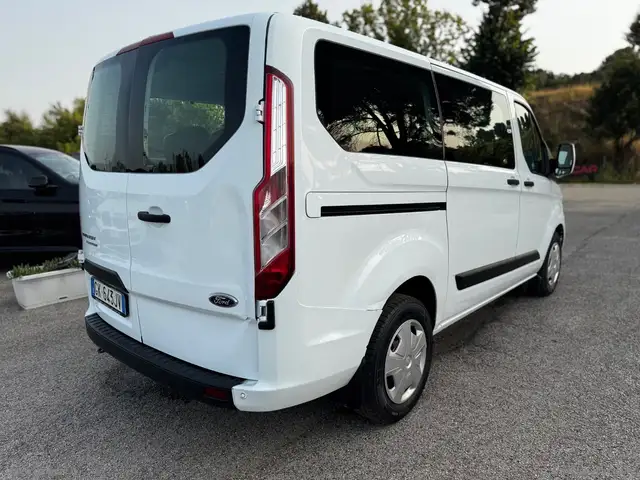 Ford Transit Custom view 26