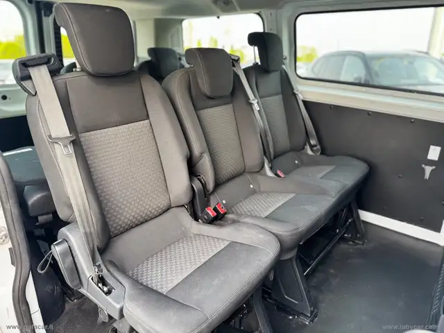 Ford Transit Custom view 23