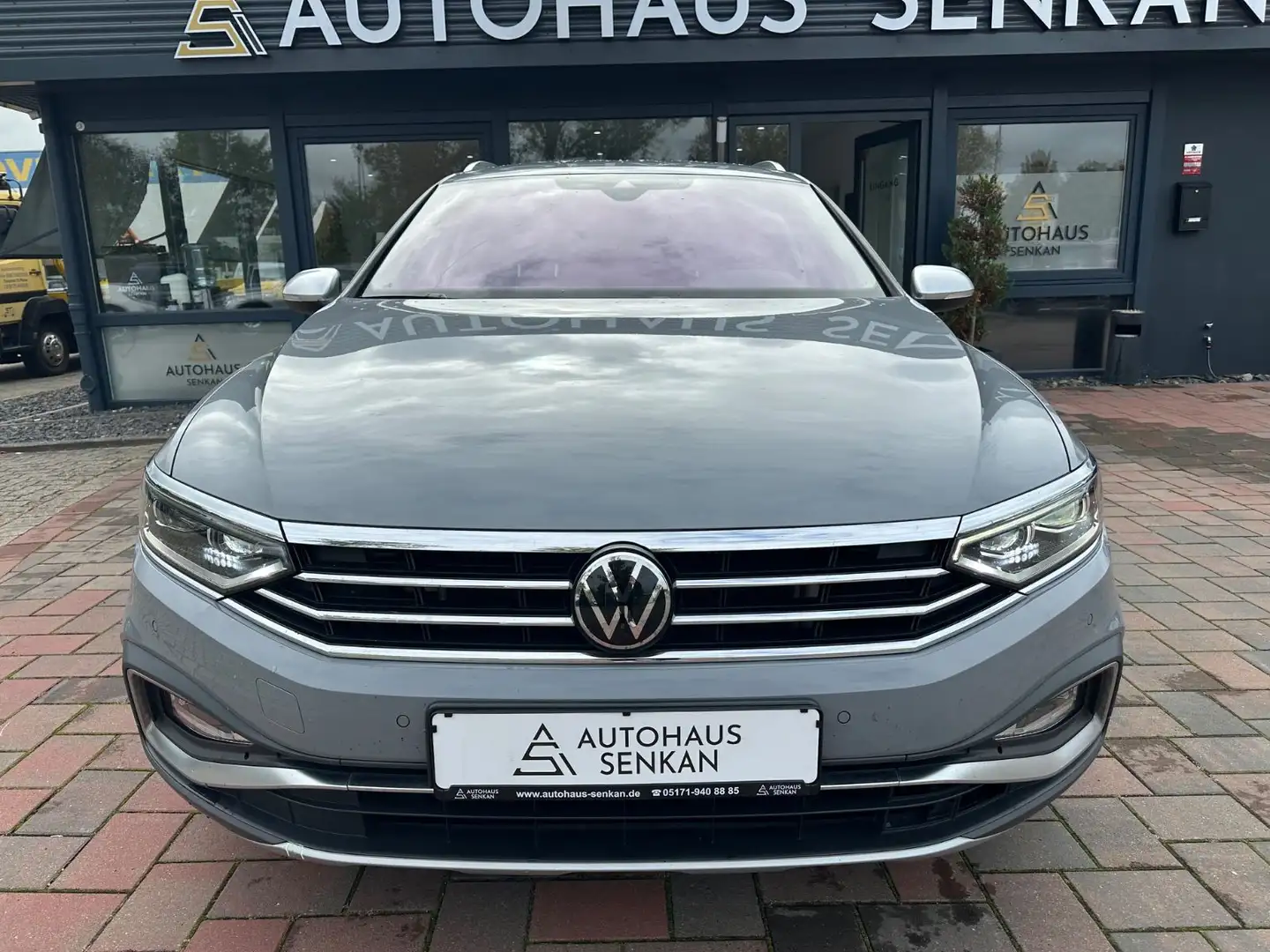 Volkswagen Passat Variant Passat Alltrack 2.0 TSI 4M*AHK*R-CAM*ACC*MATRIX* Grau - 2