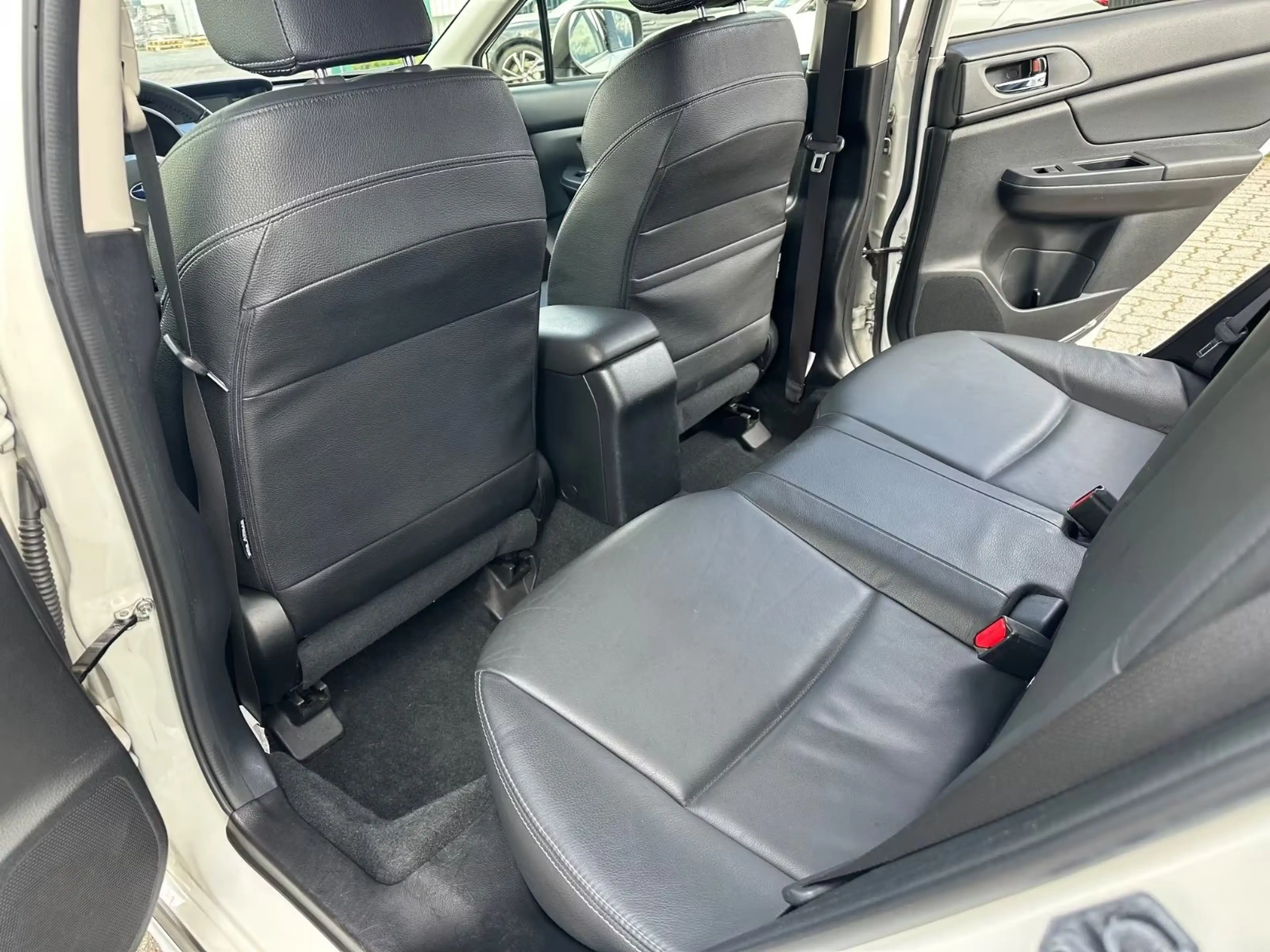Subaru XV 1,6i AWD Aut. 1.Hd NAVI Kam LEDER Keyless SHZ — photo 14