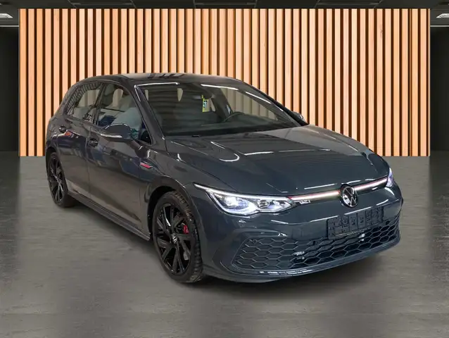 Volkswagen Golf view 4
