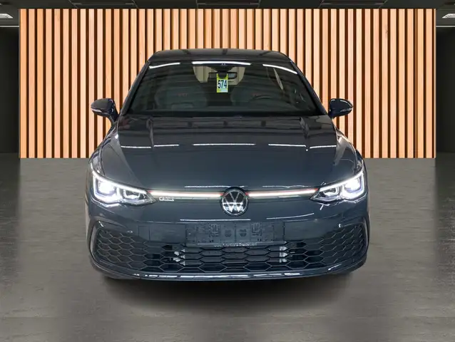 Volkswagen Golf view 3