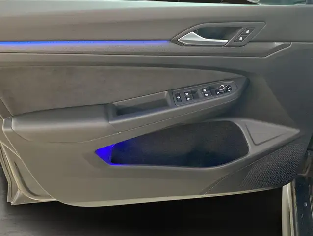 Volkswagen Golf view 8