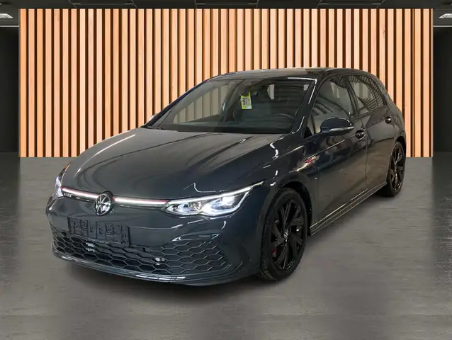 Volkswagen Golf view 2