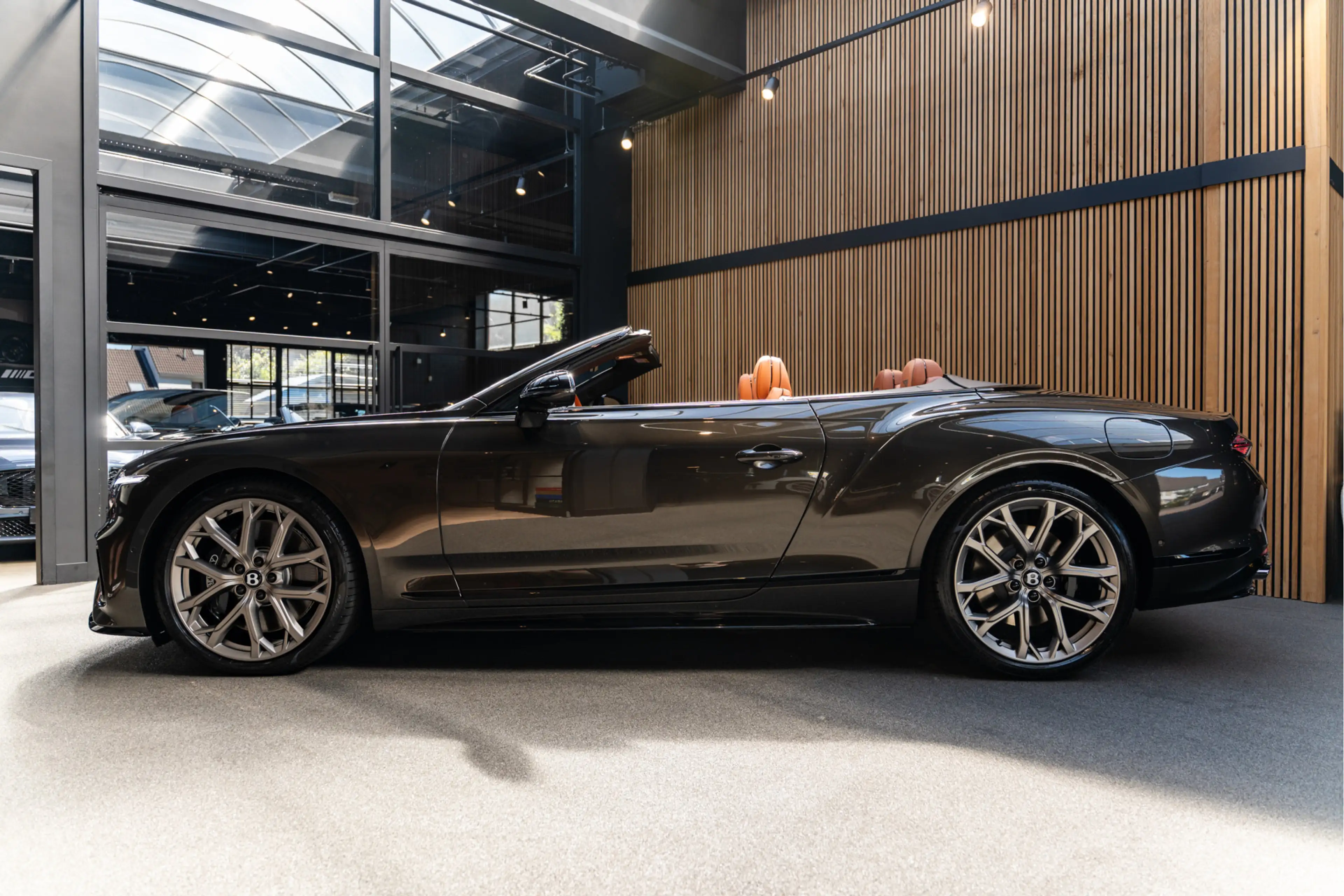 Bentley Continental GTC S Touring Package 4.0 V8 Hybrid — photo 3