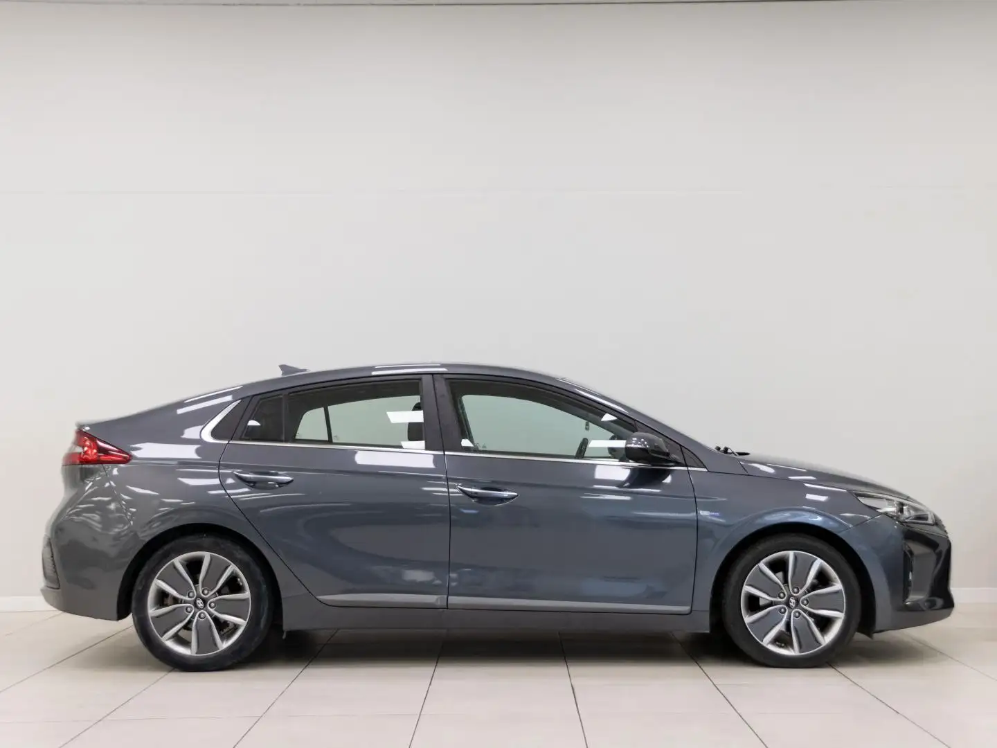 Hyundai IONIQ HEV 1.6 GDI Style Plateado - 2