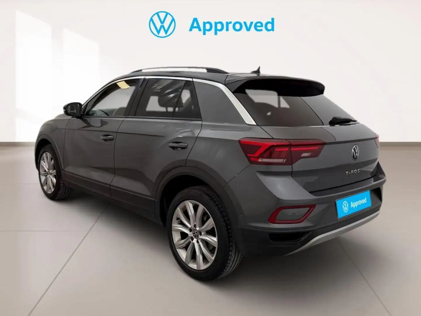 Volkswagen T-Roc 1.5 TSI Life DSG7 110KW Gris - 2