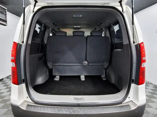 Hyundai H-1 view 8