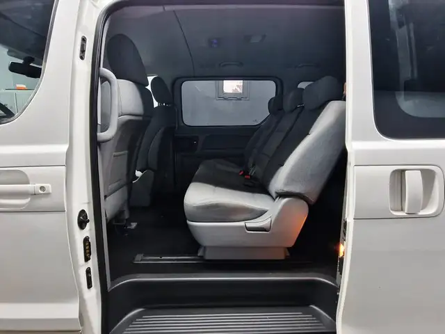 Hyundai H-1 view 12