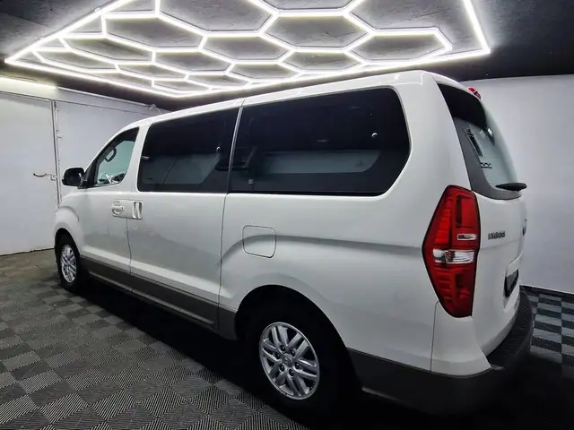 Hyundai H-1 view 6
