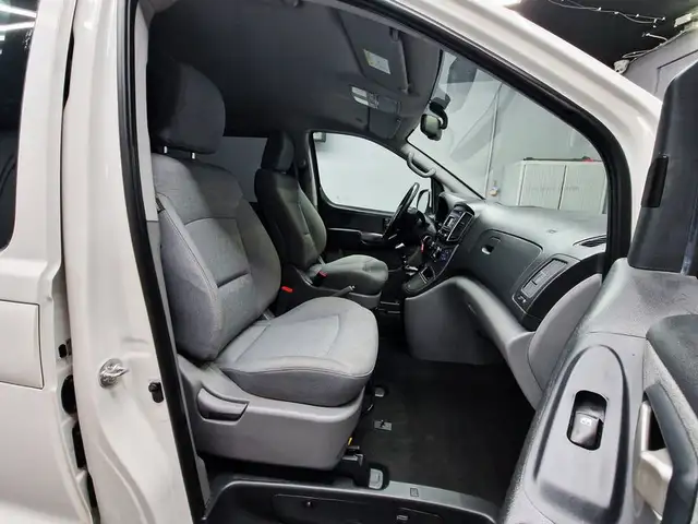 Hyundai H-1 view 10