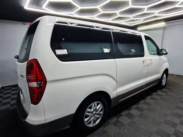 Hyundai H-1 view 4
