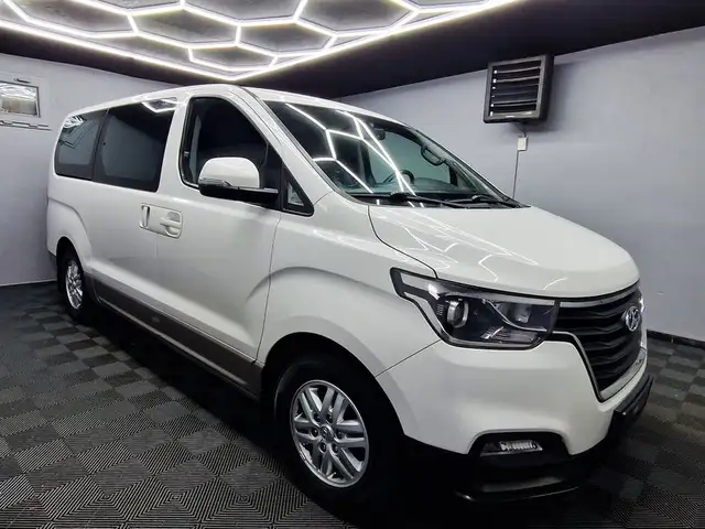 Hyundai H-1 view 2