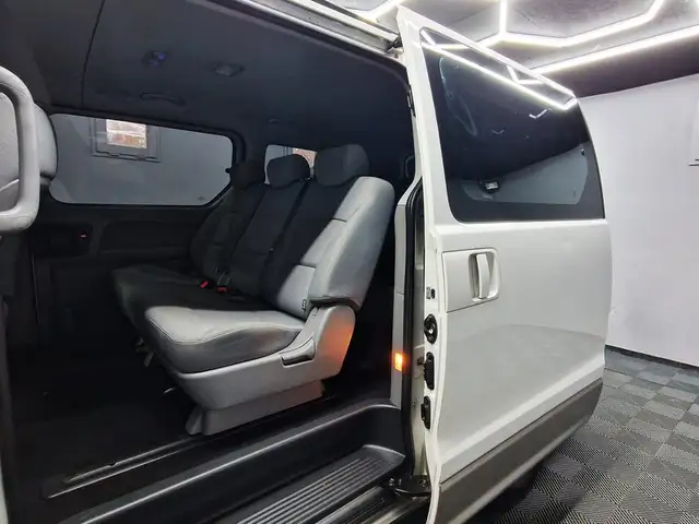 Hyundai H-1 view 13