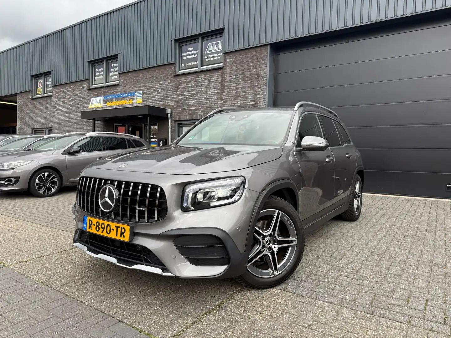 Mercedes-Benz GLB 200 Premium Plus | 2E EIGENAAR | 12MND GARANTIE | DAB Grigio - 2