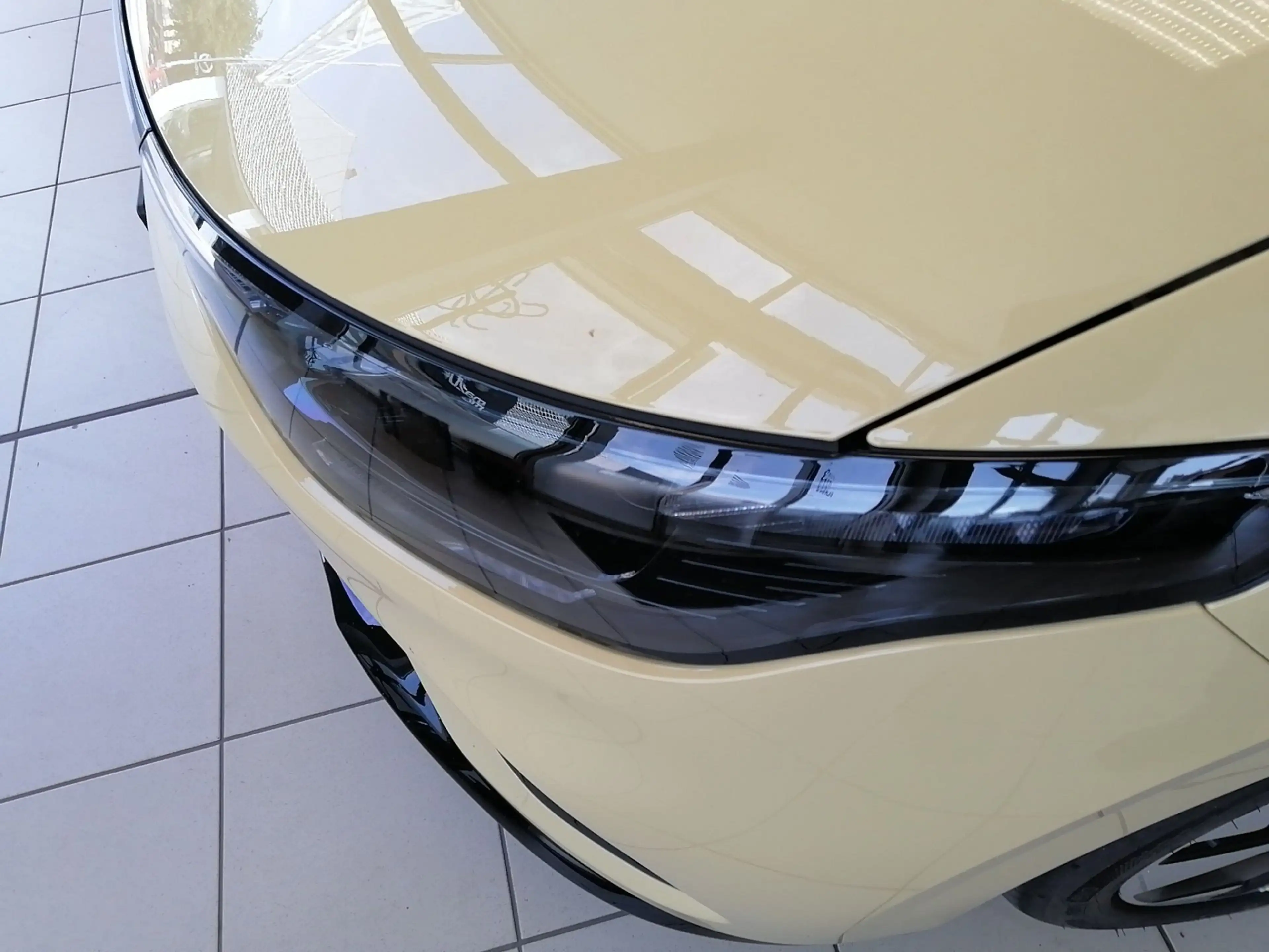 Leapmotor B05 67 W BEV Design Pro Max — photo 4