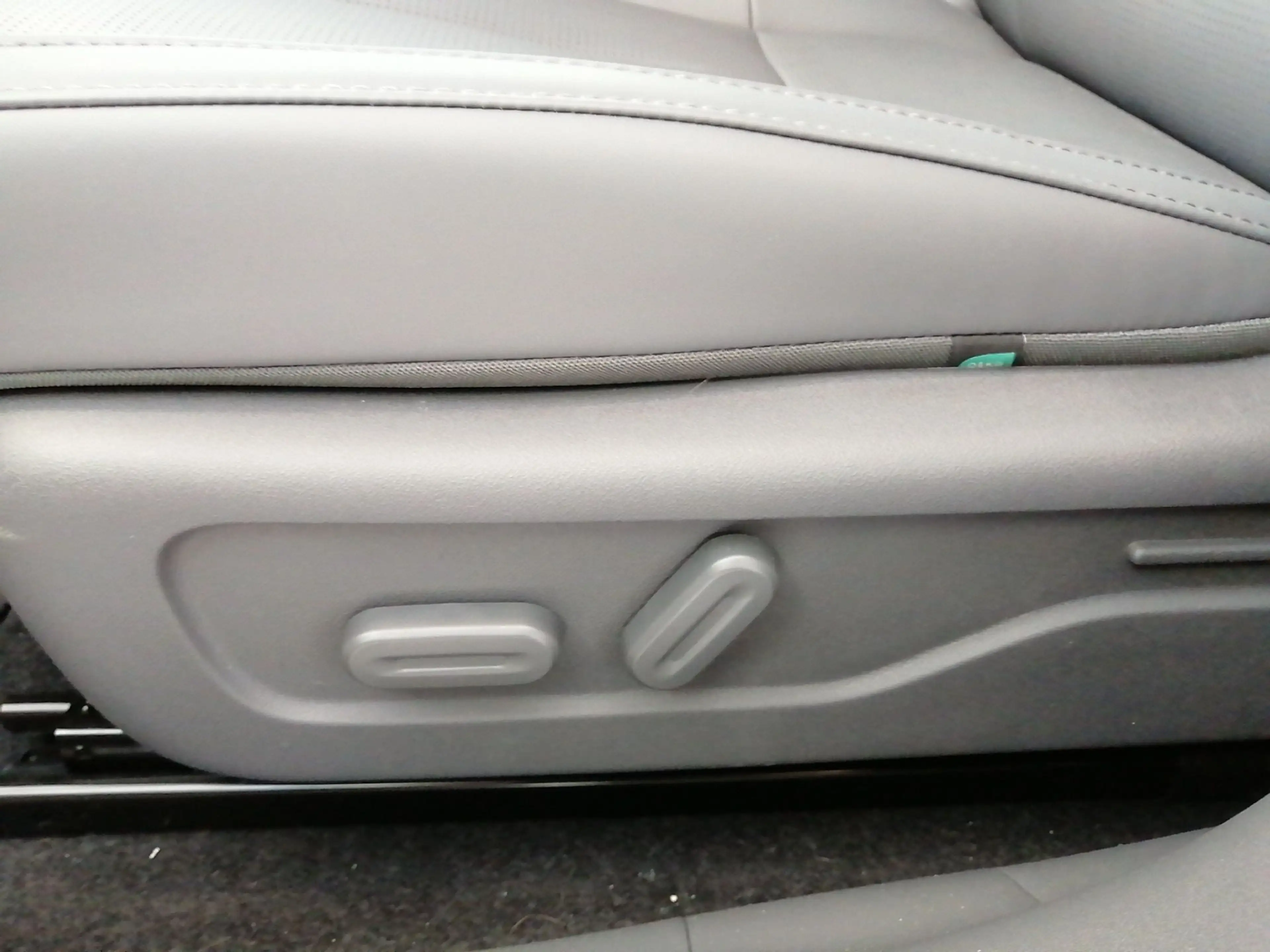 Leapmotor B05 67 W BEV Design Pro Max — photo 8