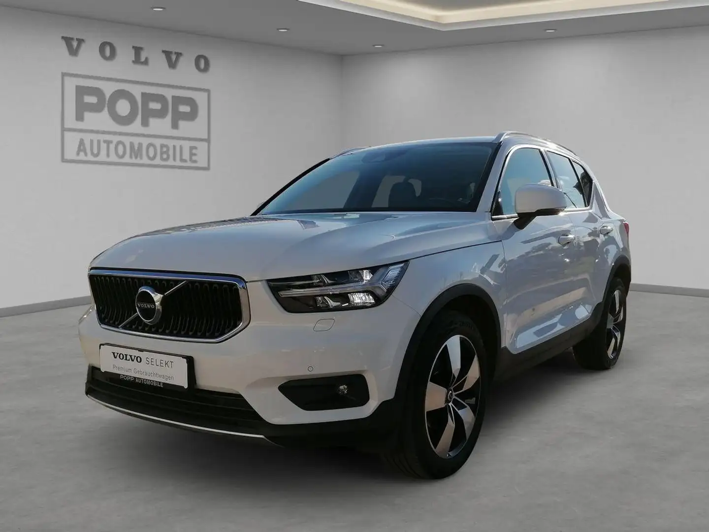 Volvo XC40 D3 FWD Momentum Pro AHK LED LHZ NAV PDC SHZ Blanc - 1