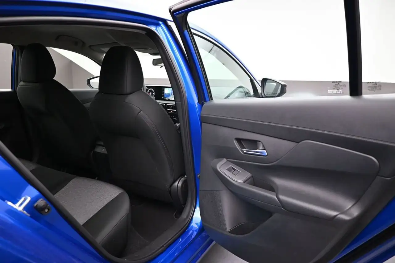 Nissan Sentra fotografie Nissan Sentra