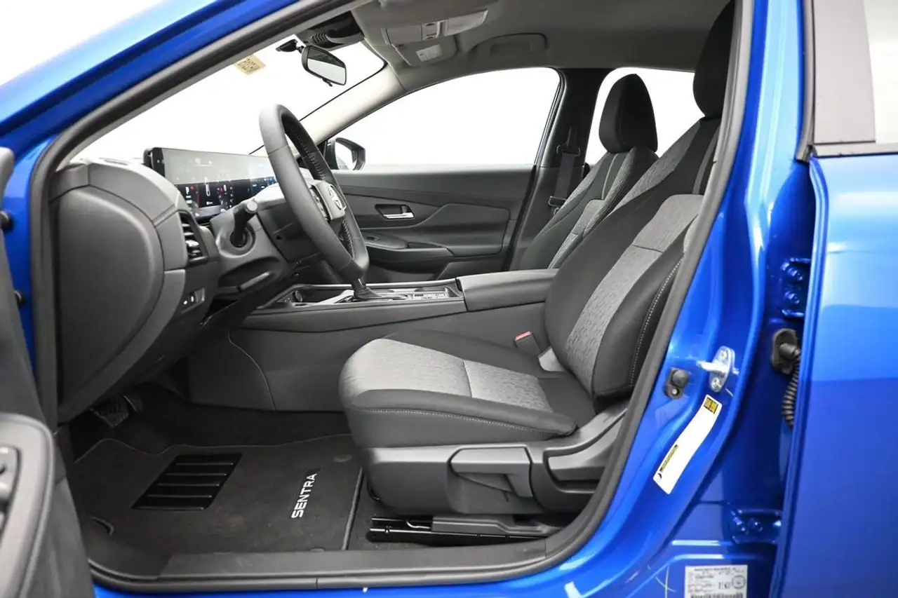 Nissan Sentra fotografie Nissan Sentra