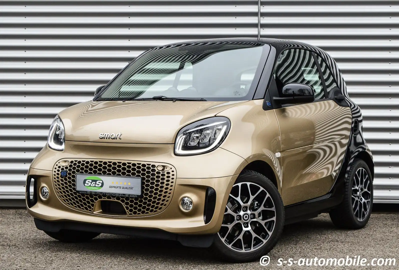 smart forTwo coupé EQ Batterie Leder Pano Kamera 1Hand Goud - 1