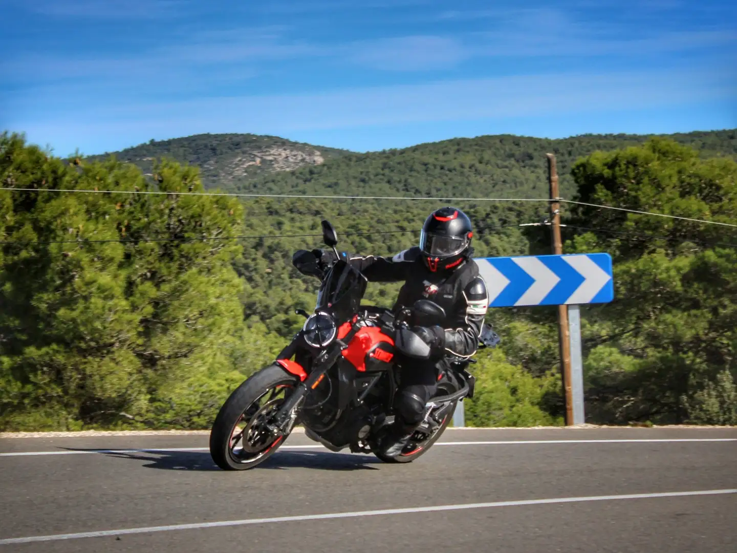 Ducati Scrambler full trother 803 roja y negra Rojo - 2
