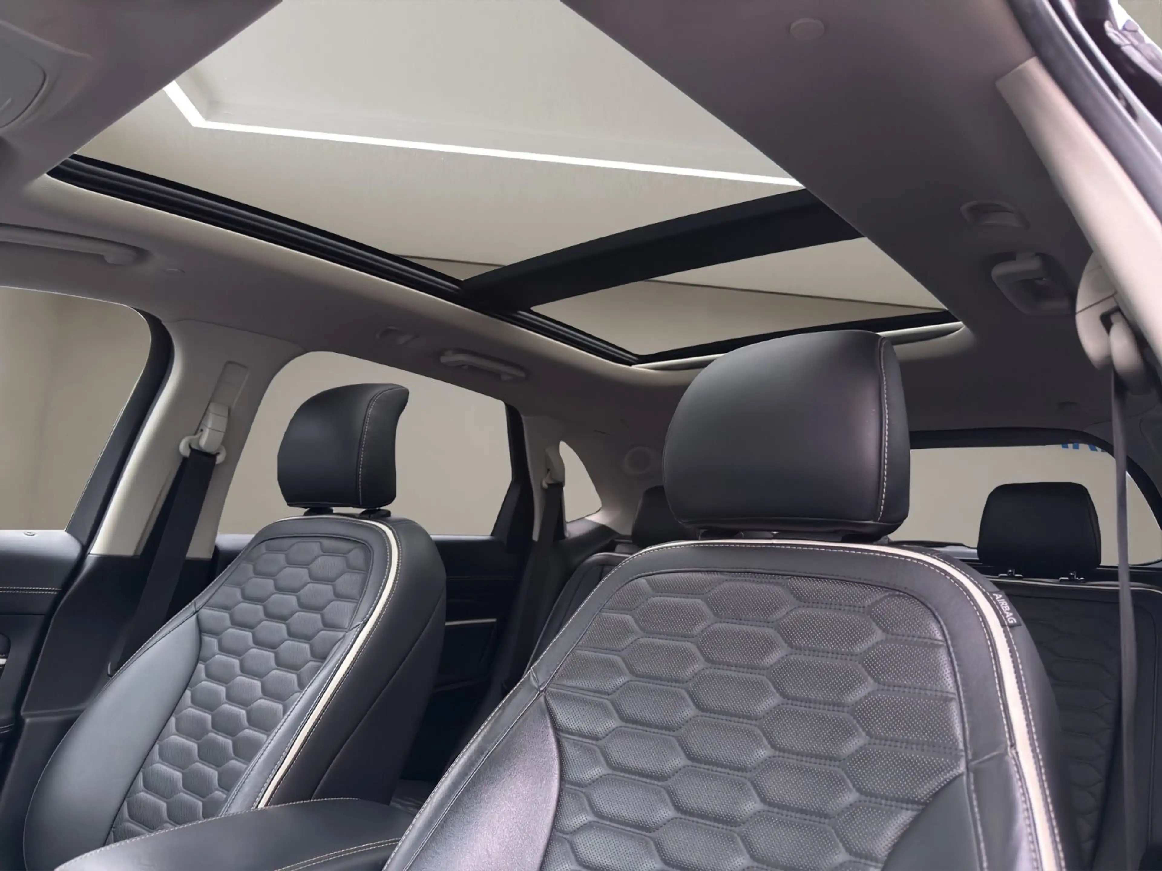 Ford Edge Vignale 4x4 — photo 14