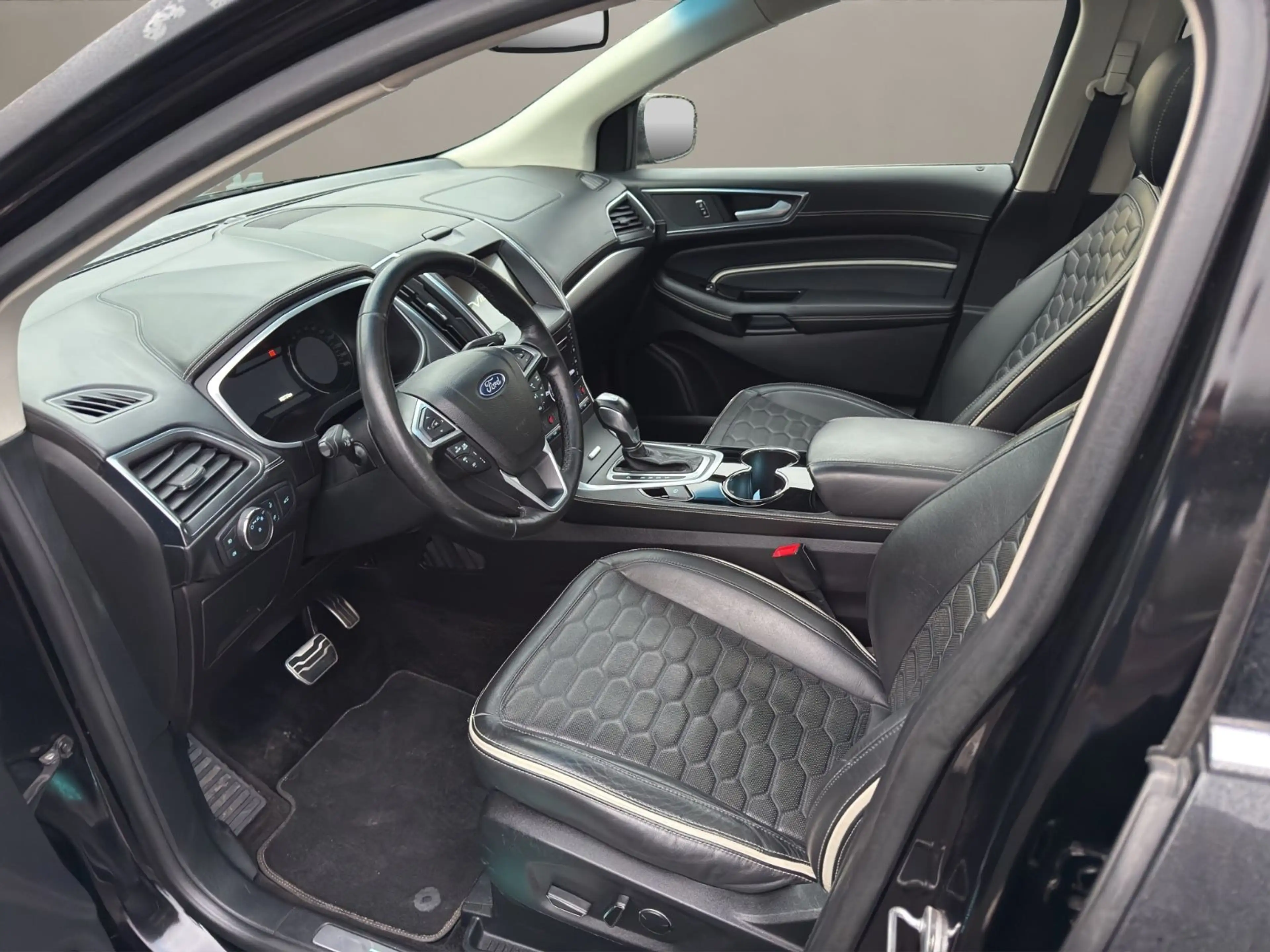 Ford Edge Vignale 4x4 — photo 9