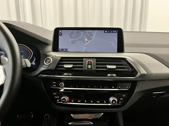 BMW X3 view 11