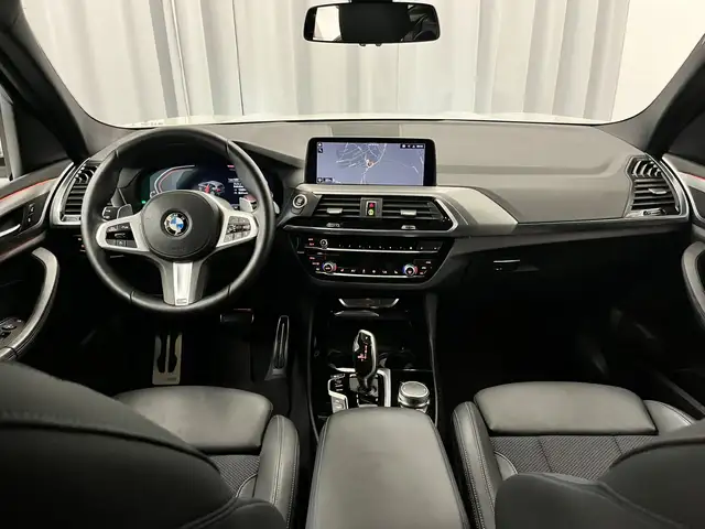 BMW X3 view 9