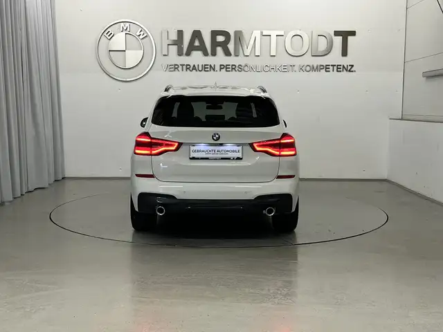 BMW X3 view 4