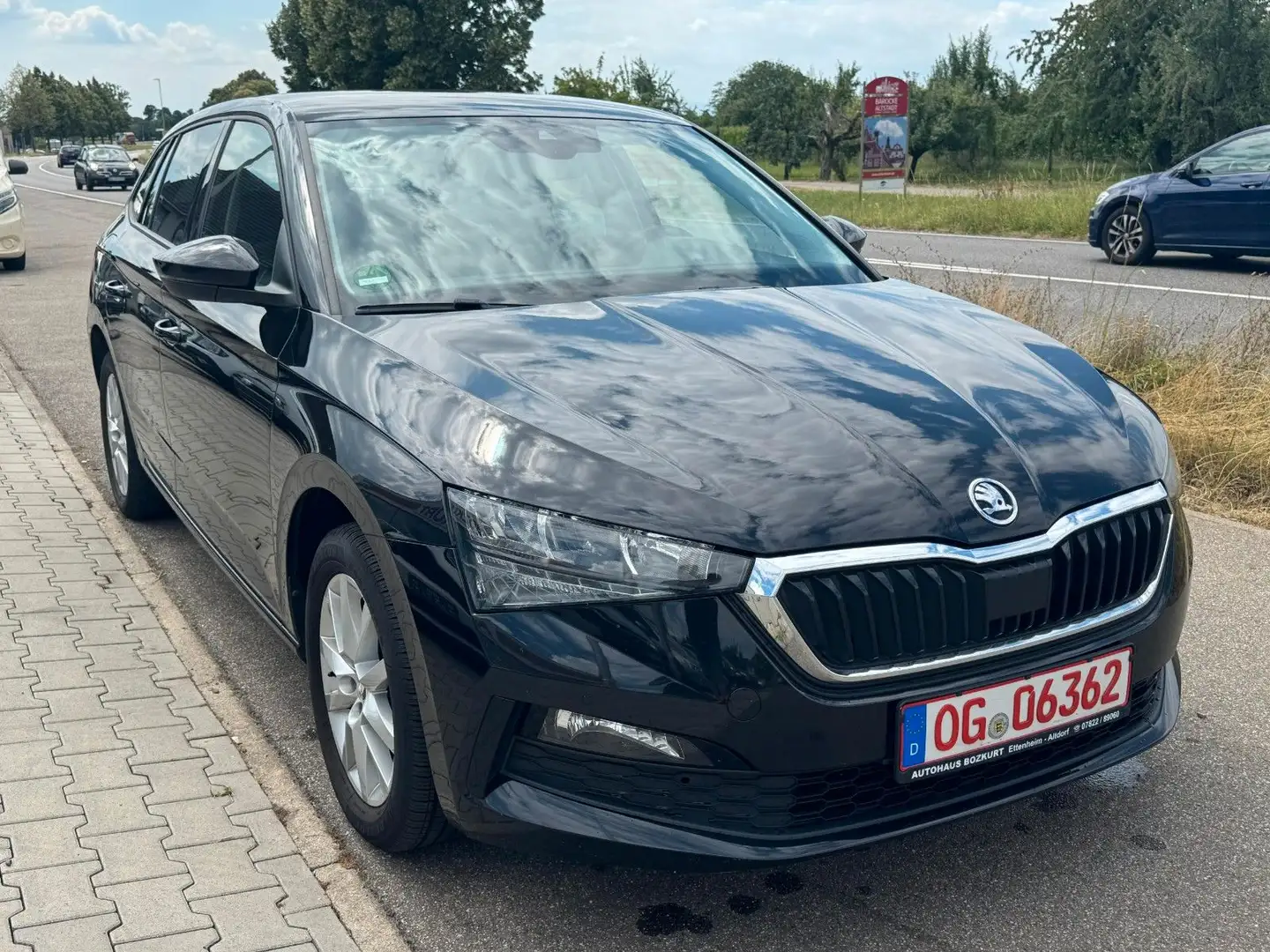 Skoda Scala Ambition/PDC/KLIMA/DAB/SPURHALTE/TÜV NEU/ Schwarz - 1