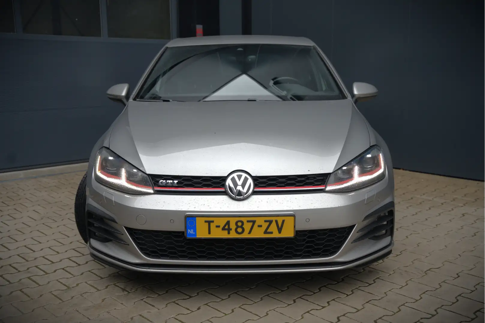 Volkswagen Golf GTI 2.0 TSI | Dynaudio | Stoelverwarming | Adaptive Cr Gris - 2
