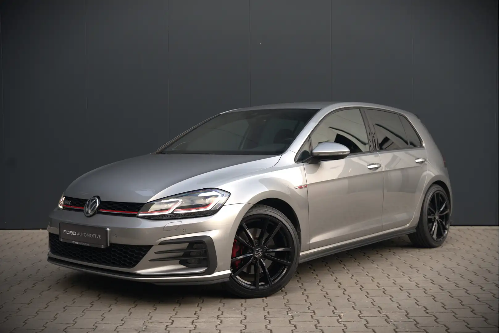 Volkswagen Golf GTI 2.0 TSI | Dynaudio | Stoelverwarming | Adaptive Cr Gris - 1