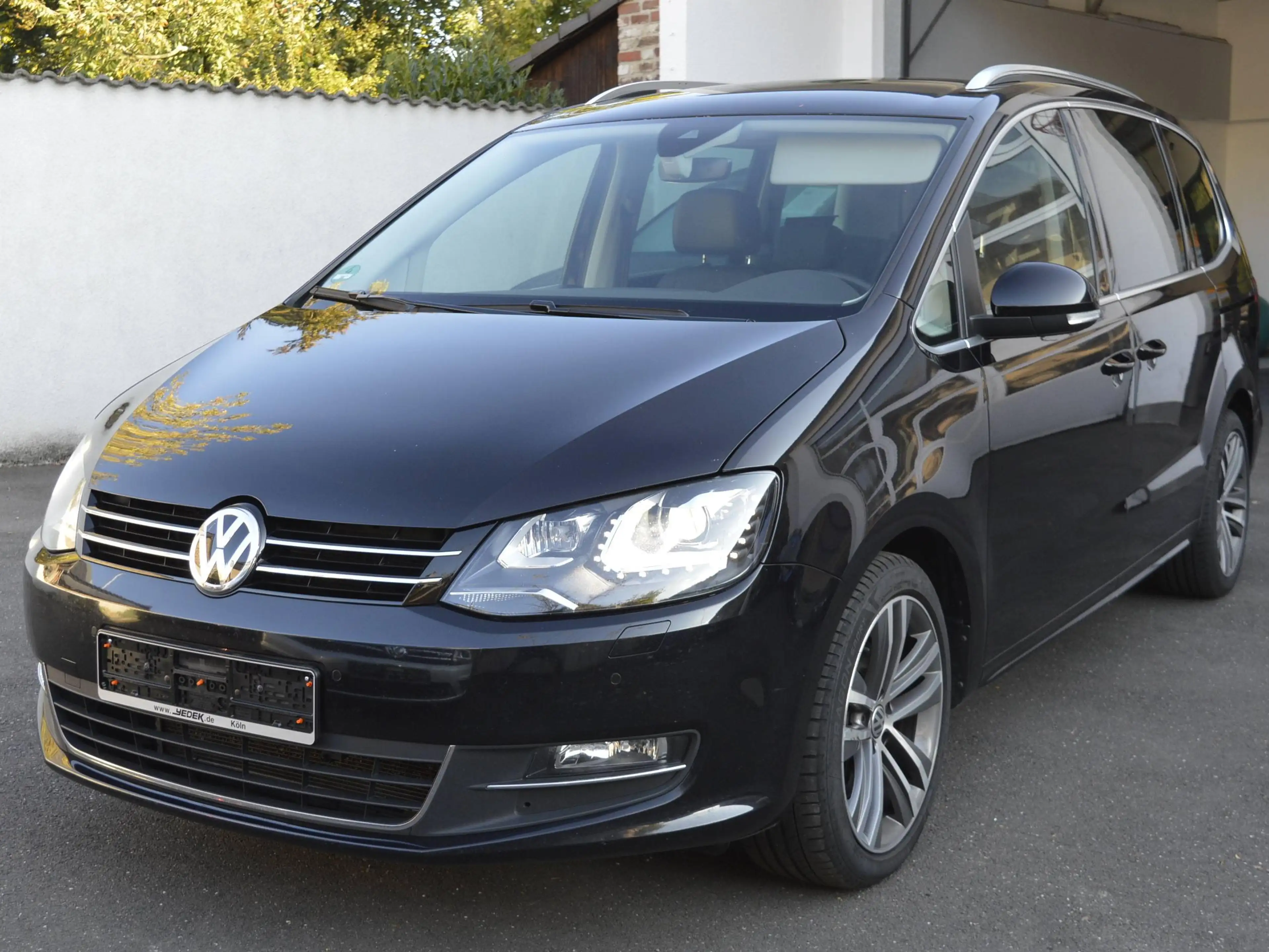 Volkswagen Sharan Highline 1.4TSI*Leder*E-Sitze*6G*7Sitzer*ACC*CAM