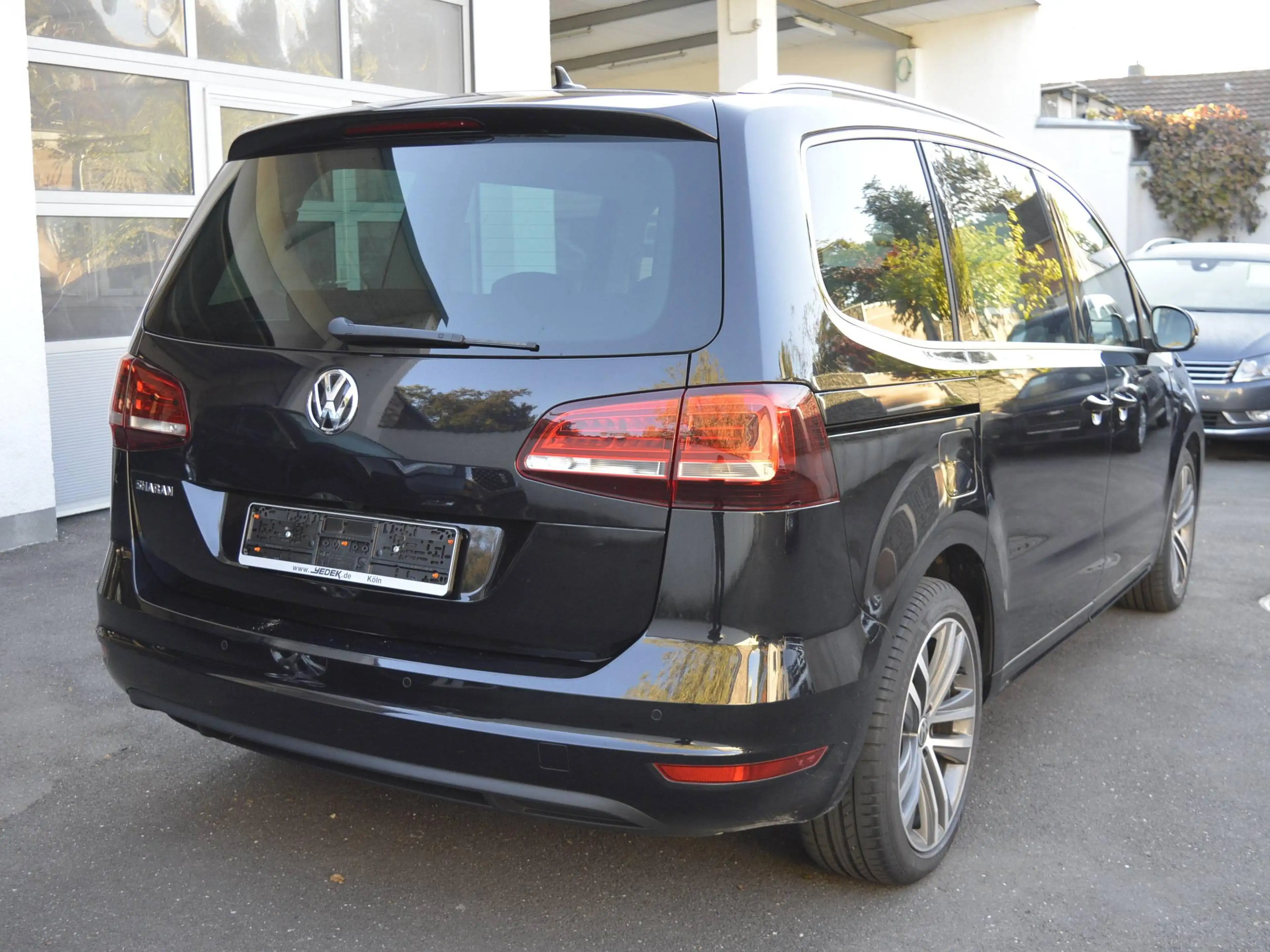 Volkswagen Sharan Highline 1.4TSI*Leder*E-Sitze*6G*7Sitzer*ACC*CAM — photo 5